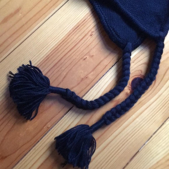 Winter hat - Picture 3 of 5